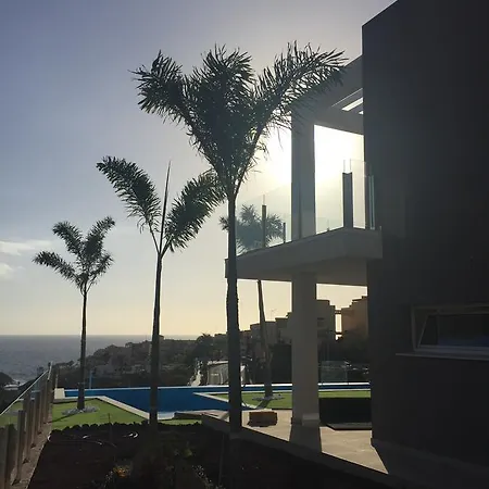 Luxury - Oasis Tucan ***** فيلة
