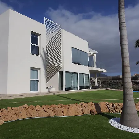 Luxury - Oasis Tucan ***** *