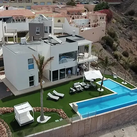 فيلة Luxury - Oasis Tucan *****
